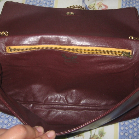 Susan Gail Leather Crossbody Handbag in Ruby Red - Picture 4 of 7